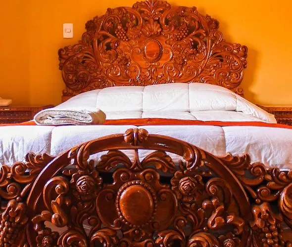 Fuente De Agua Hotel